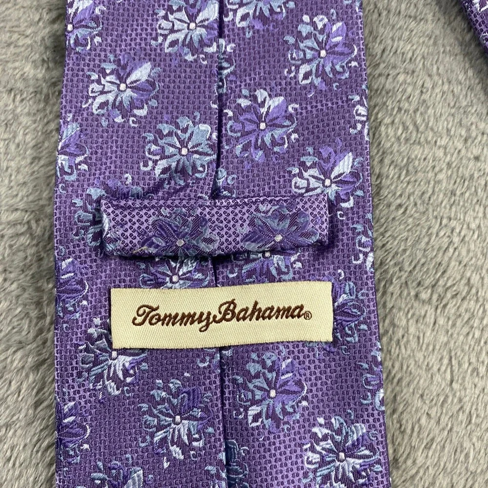 Tommy Bahama Tie Men OS Purple Floral Jacquard 100% Silk Made in Italy Hand Sewn